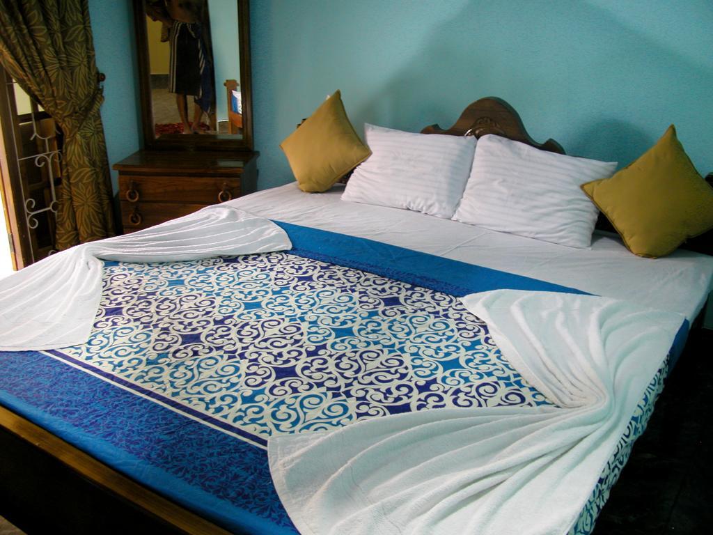 Отель Iduwara Guest Сигирия Экстерьер фото
