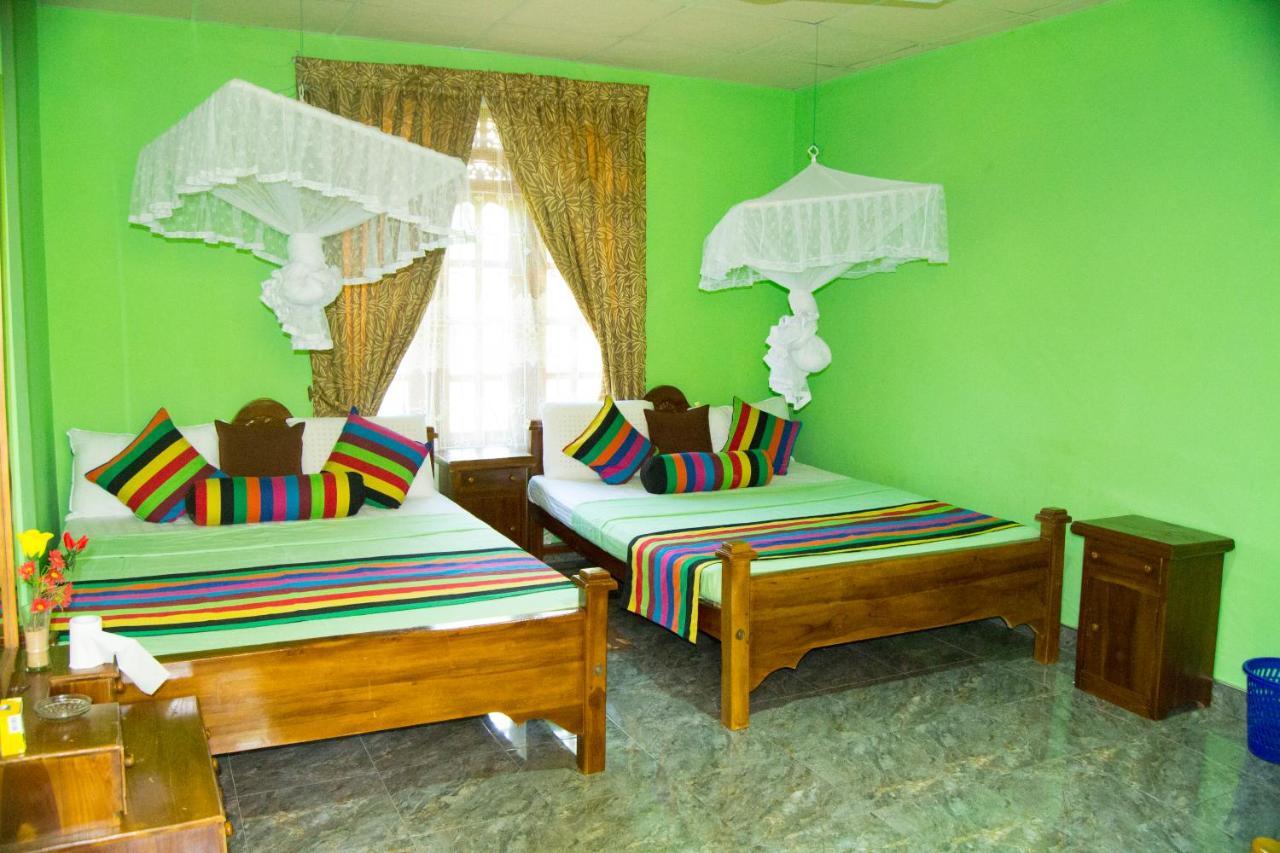 Отель Iduwara Guest Сигирия Экстерьер фото